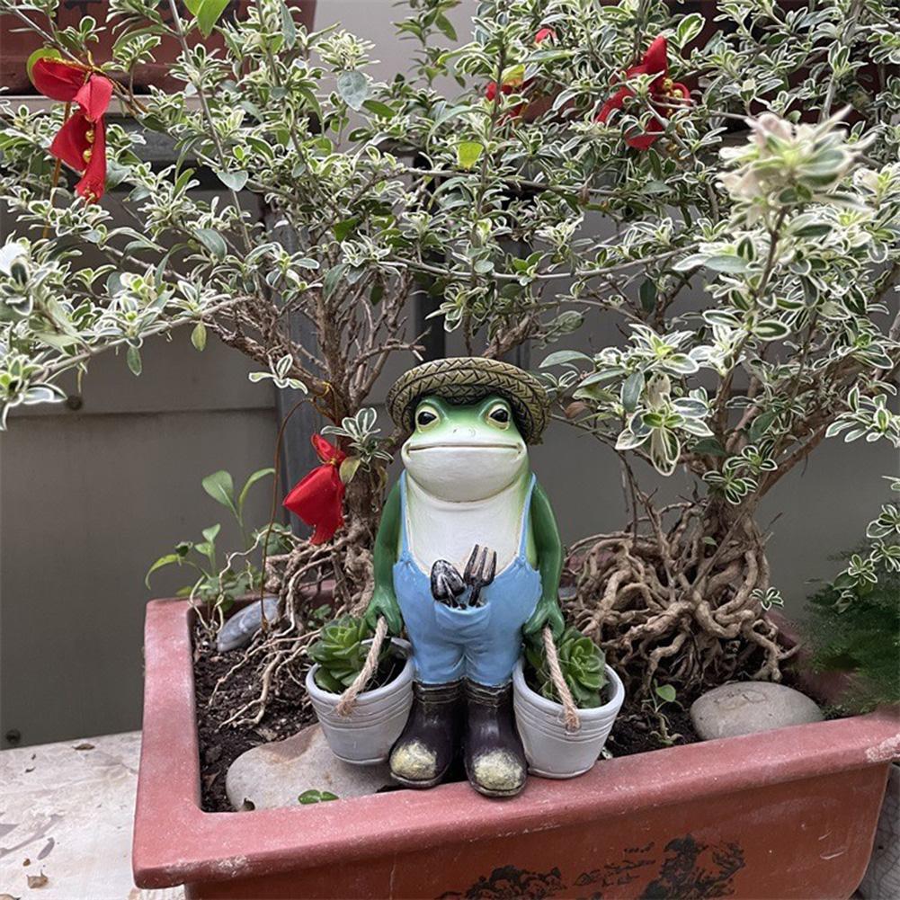 Resin Frog Garden Statue Funny Small Figurine Planter for Succulent Flower Outdoor Indoor Decor Creative Garden Ornament