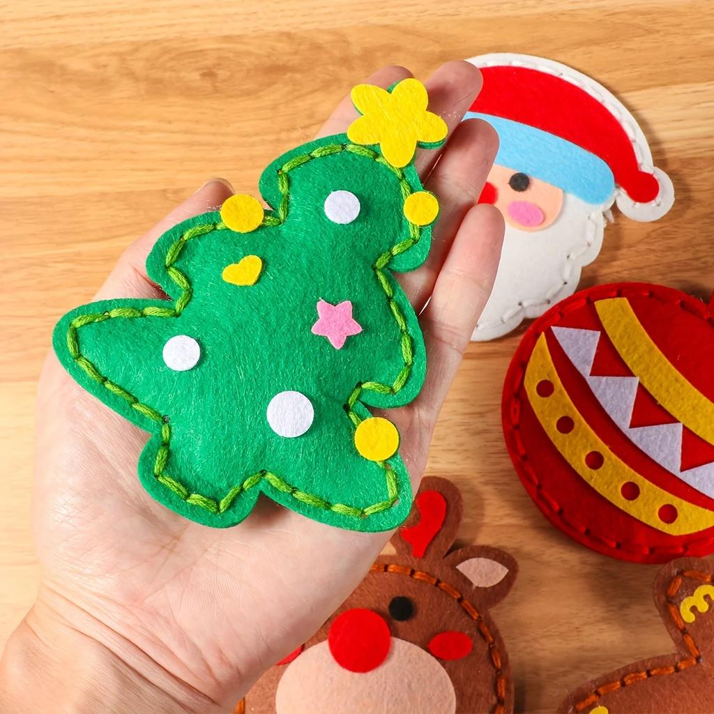 Christmas DIY Sewing Kit for Handcraft Fun Christmas Edition Main Picture Pattern Suitable for Christmas Tree Decoratio
