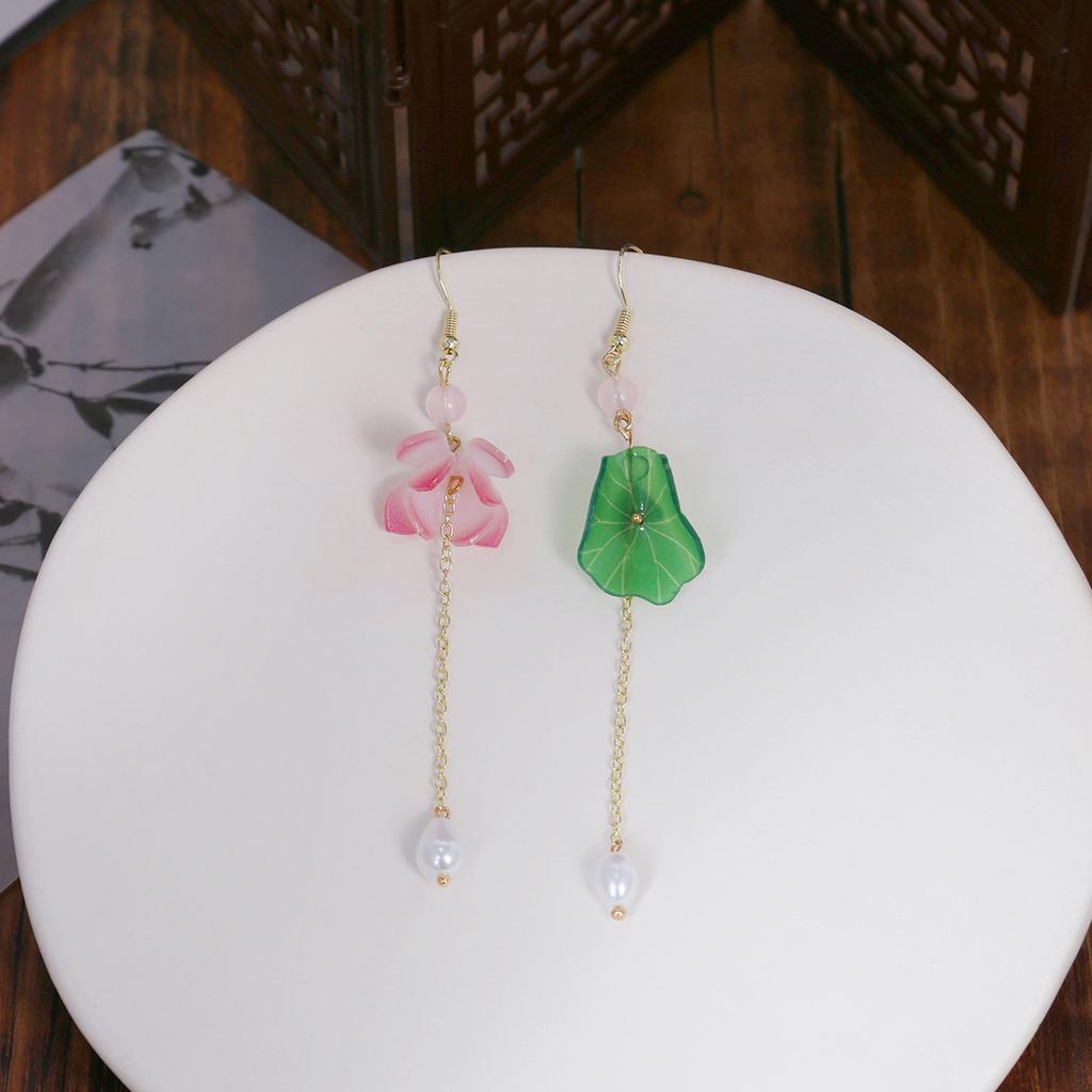 Retro High-End Lotus Earrings, Antique Temperament Asymmetric Lotus Leaf Pearl Fringed Chain Earrings