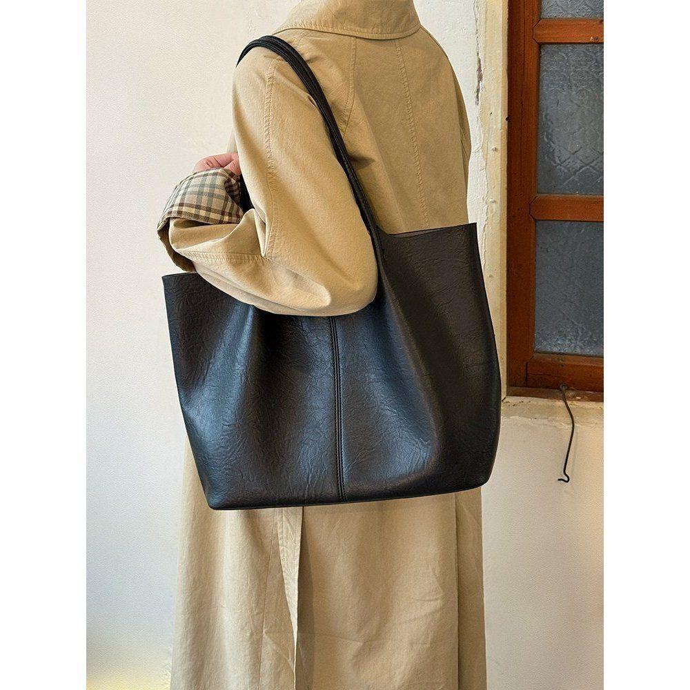 

Simple Tote Bag for Commuting. Simple Single-shoulder Handbag. Large Capacity Bag. чёрный