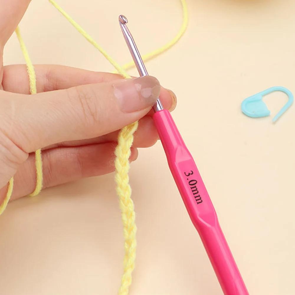 2-7mm Crochet Hooks Multifunctional Plastics Handle Aluminum Knitting Needles for Yarn DIY Craft Nice Gift Women Knitting Tools