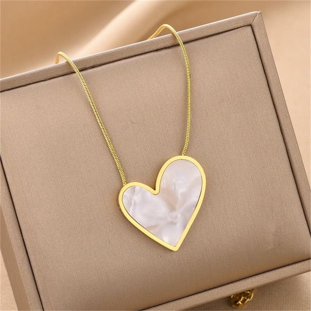 European Bestseller Stainless Steel Heart Necklace & Earring Set - Fashionable, Colorfast, Non-Fading Titanium Steel 