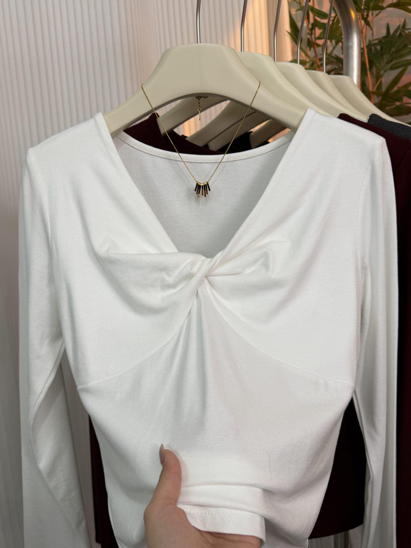 

Women s V-Neck Twisted Long-Sleeve T-Shirt: Trendy, Slimming, Casual Commuter Style One Size (40-72kg)