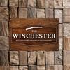Vintage kovový nástěnný plakát The Winchester Pin Bar Retro dekorace