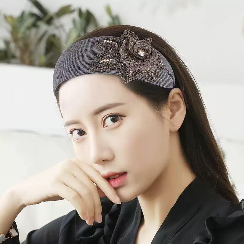 Elegant Wide-Brim Flower Headband – Breathable, Non-Slip Hair Accessory for Women