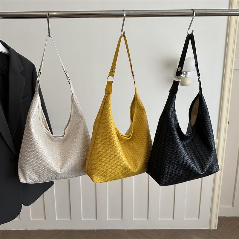 Retro Commuter Texture Shoulder Bag Women's Popular Korean Version Temperament Underarm Bag Tote Bag Fashion Women This Year