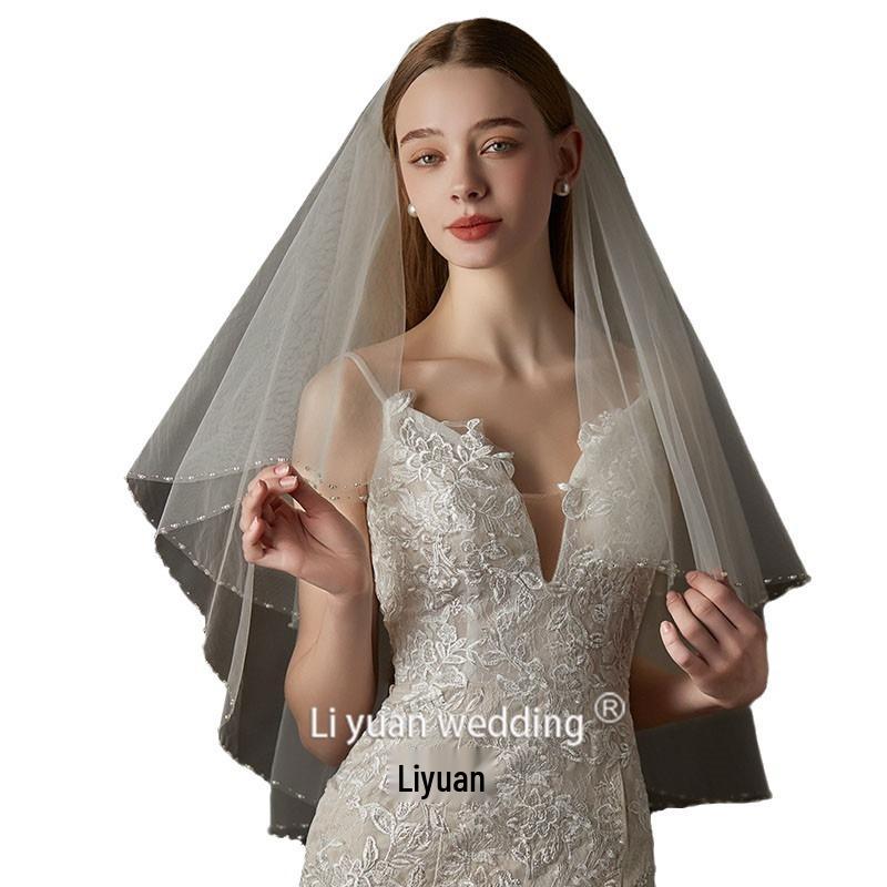 Elegantní dvouvrstvý závoj s křišťálovými korálky - Krátký svatební, svatební a cestovní krajkový tylový závoj