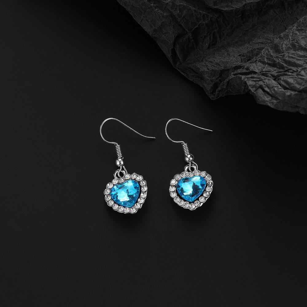 

Colorful Crystal Heart Earrings - Fashionable and Versatile