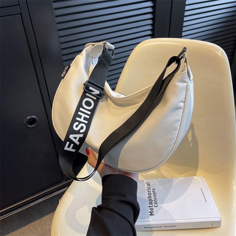 Casual Bag Women's Autumn and Winter New Large-capacity Wide Shoulder Strap Messenger Bag Nylon Cloth Large-capacity Shoulder Bag Tide