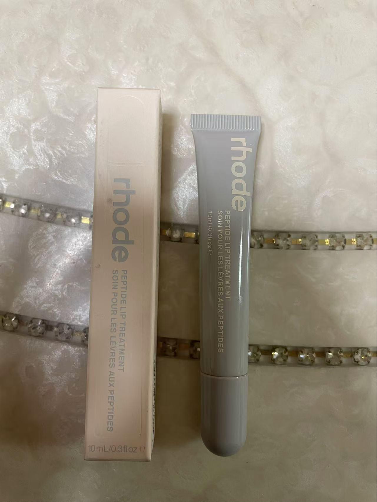 

Тонирующий бальзам для губ Хейли: Трансграничный увлажняющий желе в оттенках ленты/тоста