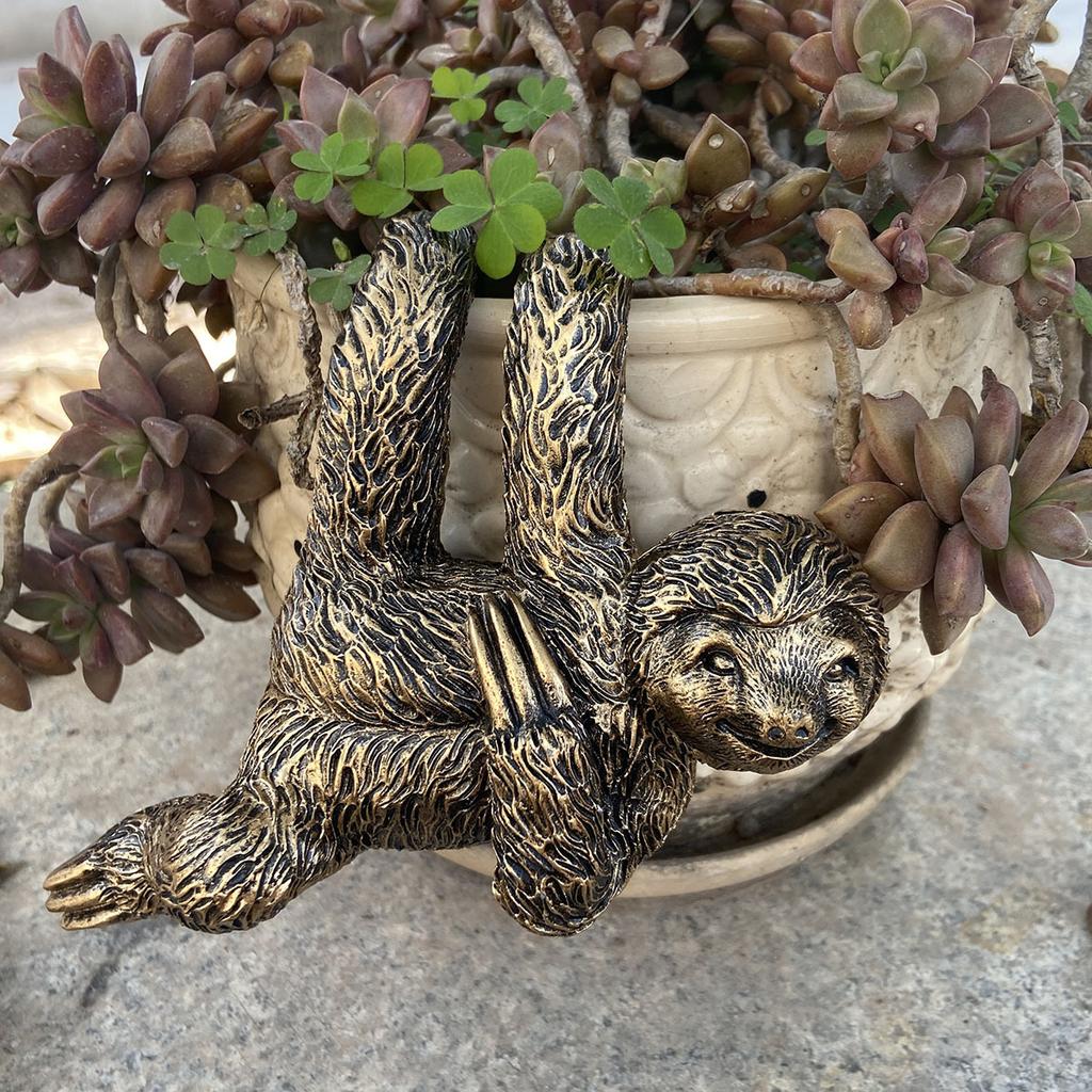 1 fun animal sloth statue, creative hanging pot decoration, suitable for balcony garden garden flower pot decoration