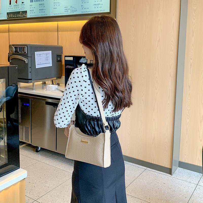 Women's Bag Spring and Summer New Trend Fashion Plaid Gold Label Armpit Bag Shoulder Bag