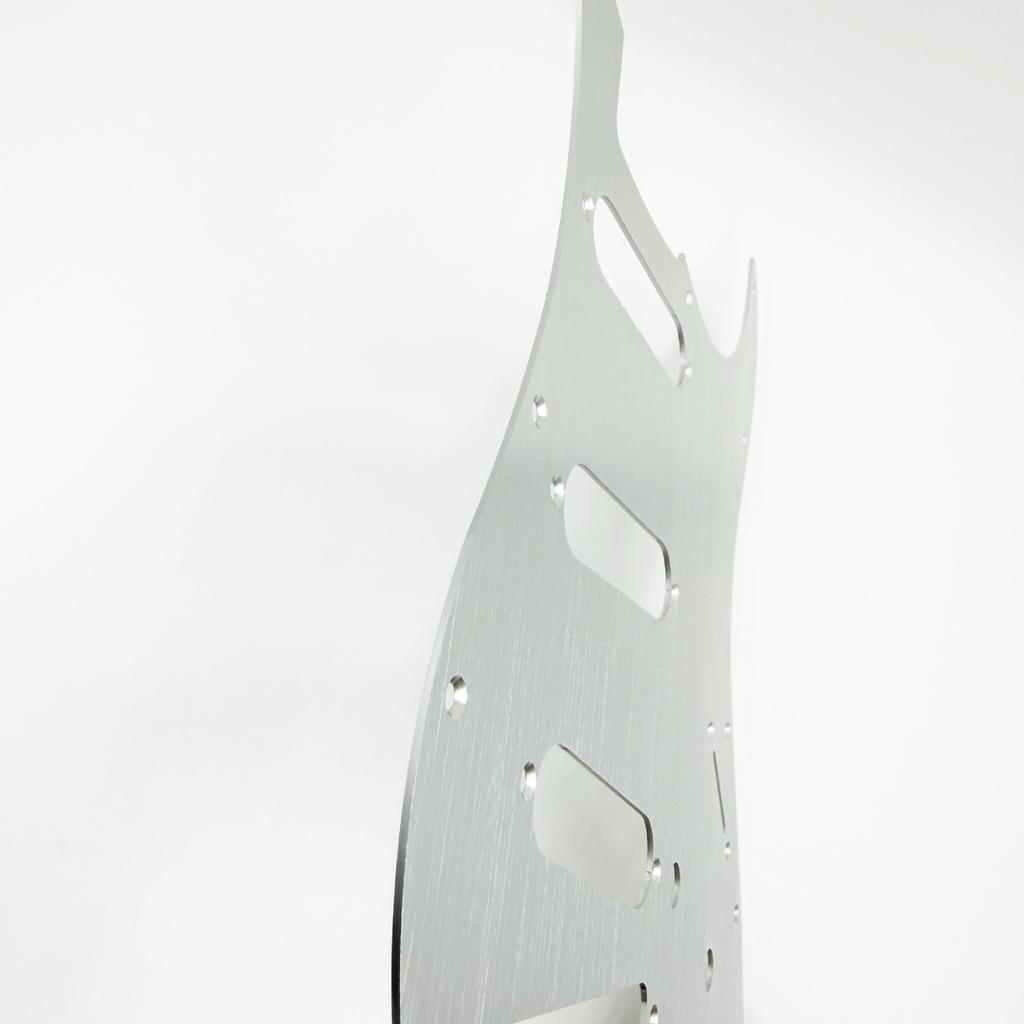 Hoogwaardige 1,5 mm dikke Geborsteld Aluminiumlegering Frontplaat 11-gaats ST Drie single-coil Elektrische Gitaar Slagplaat SSS Decoratief Paneel