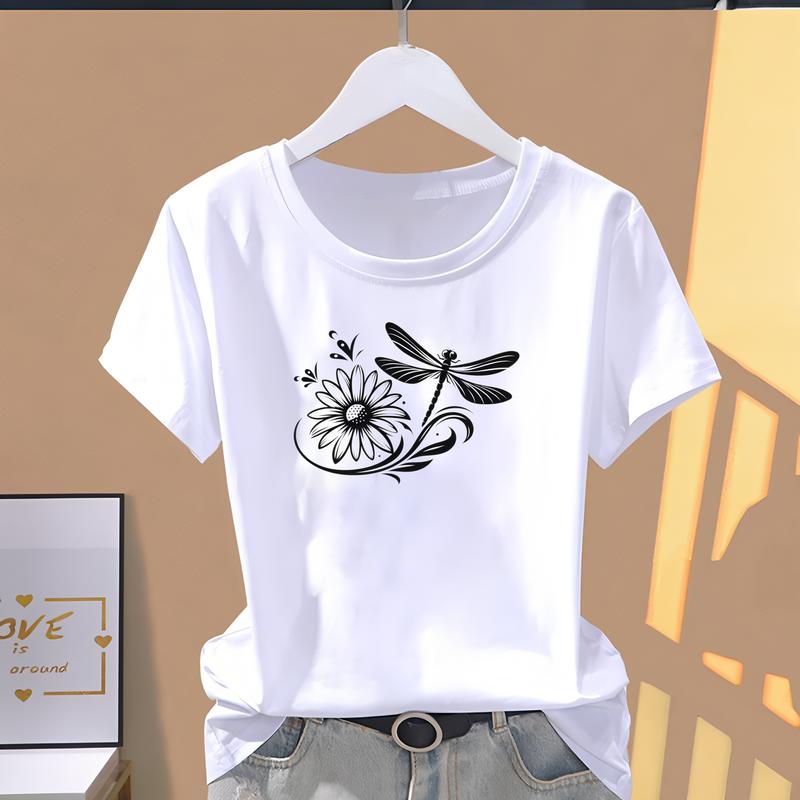 Cute pattern printed women's summer T-shirt, short-sleeve trendy daily fashion top.