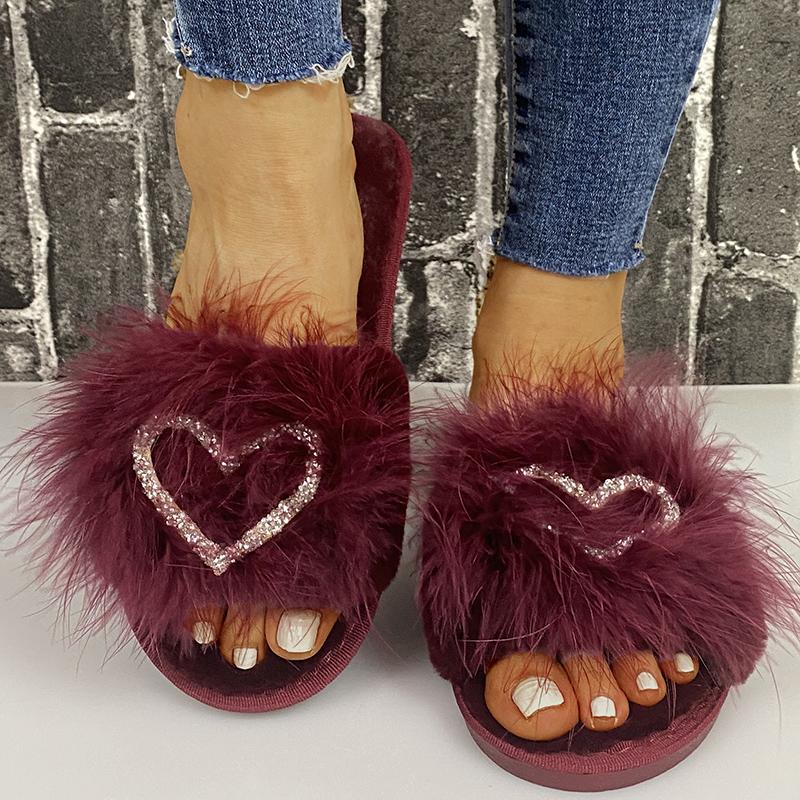 Fashion Luxury Glitter Heart Decoration Fur Slippers Women 2025 Autumn Round Toe Low Heel Outdoor Slides Warm Short Plush Slippers