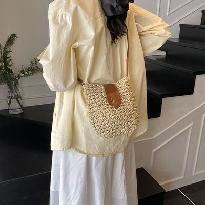 Woven Straw Bag Women's Niche Design Fashionable Seaside Beach Mobile Phone Bag Shoulder Crossbody Women's Bucket Bag