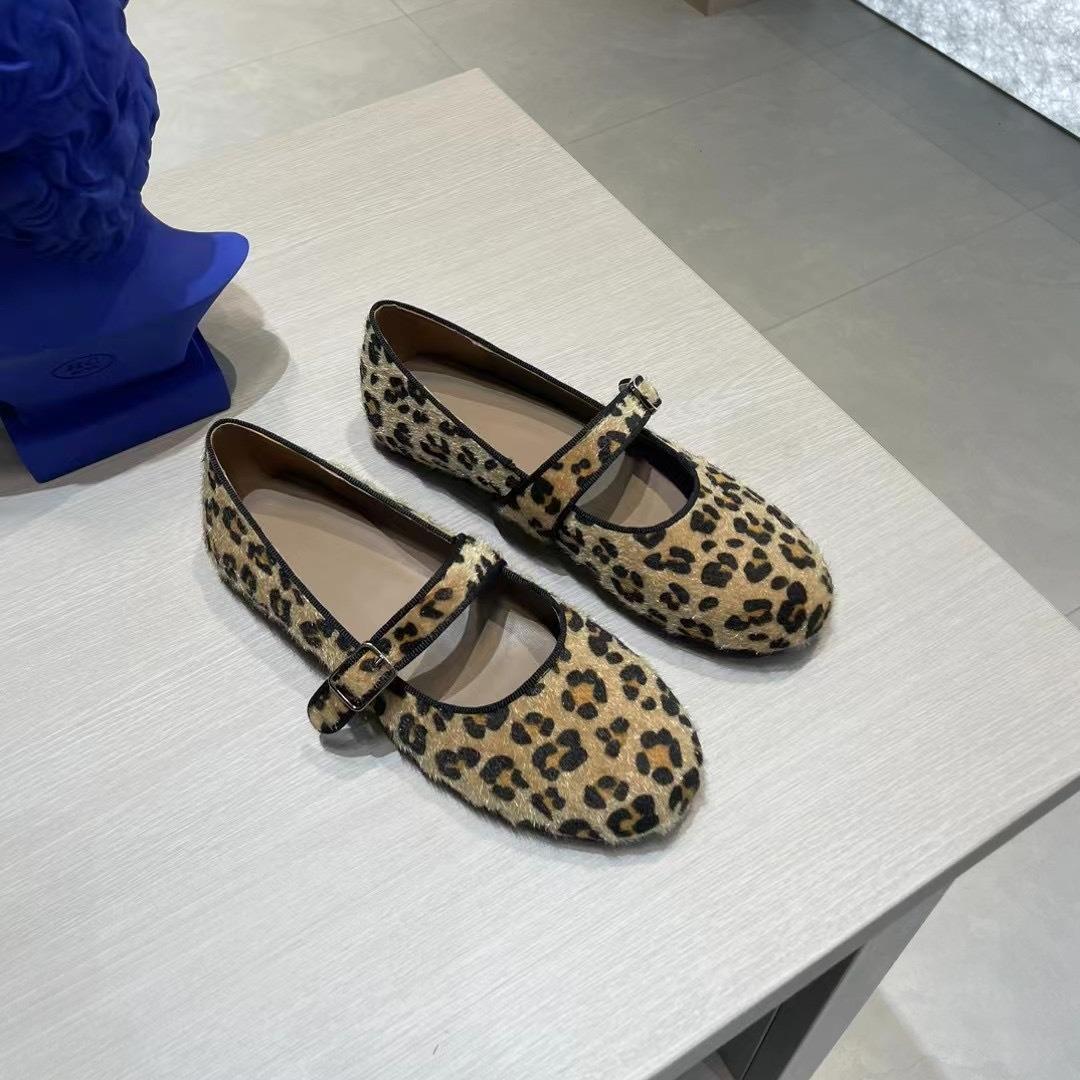 

Sheepskin version~ Korean version of niche leopard print leather one-word buckle single shoes women s flat grandma shoes ballet Mary Jane shoes 40 леопардовий