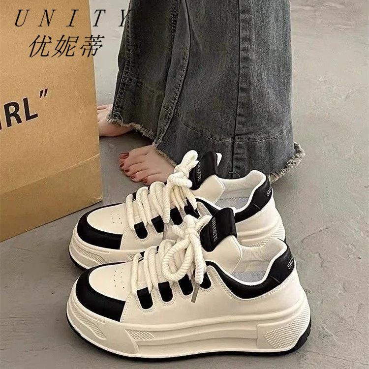 

2025 new spring white shoes female explosion Internet celebrity thick sole heightening super fire light leisure sports board shoes student 40