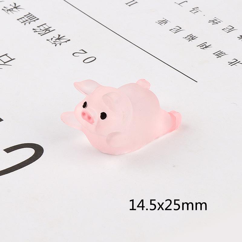 Internet Celebrity Pig Doll: 3D Resin Ornament & DIY Epoxy Display Stand for Phone Cases