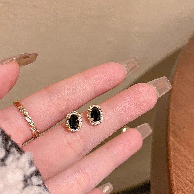 

French Style Black Zircon Mini Stud Earrings for Women Light Luxury High-End Temperament Earring Birthday Jewelry Accessories