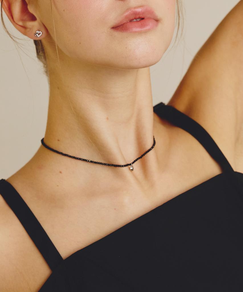 Noonoo Fingers Black Jane Necklace