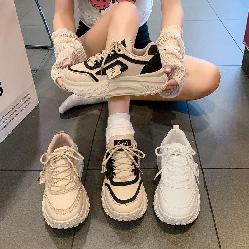 Super fire platform white shoes women's spring 2025 new popular casual sports shoes heightening versatile dad shoes