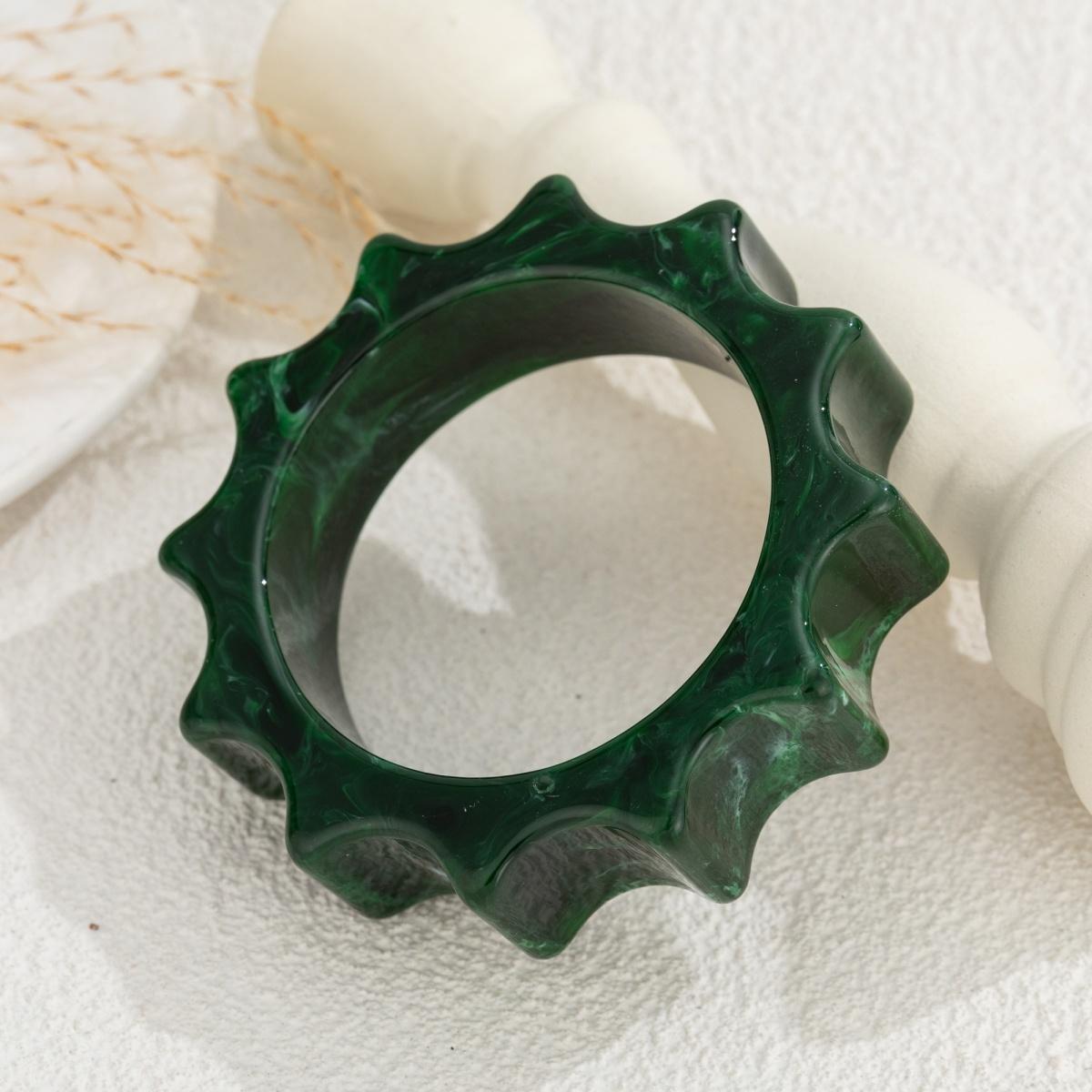 

Retro Large Geometric Irregular Square Green Beige Chunky Resin Bracelet for Women Girl Vintage Acrylic Bangles 2026 Jewelry