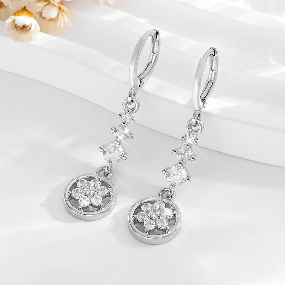 Długie kolczyki w kształcie kwiatów z cyrkoniami pozłacane 14-karatowym złotem dla kobiet