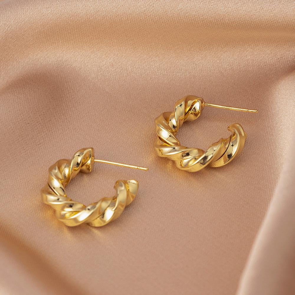 

Сережки-кільця Корейський твіст зі стерлінгового срібла: Легка розкіш, Нішевий дизайн, Гарячий стиль 2025 року, Кафи.