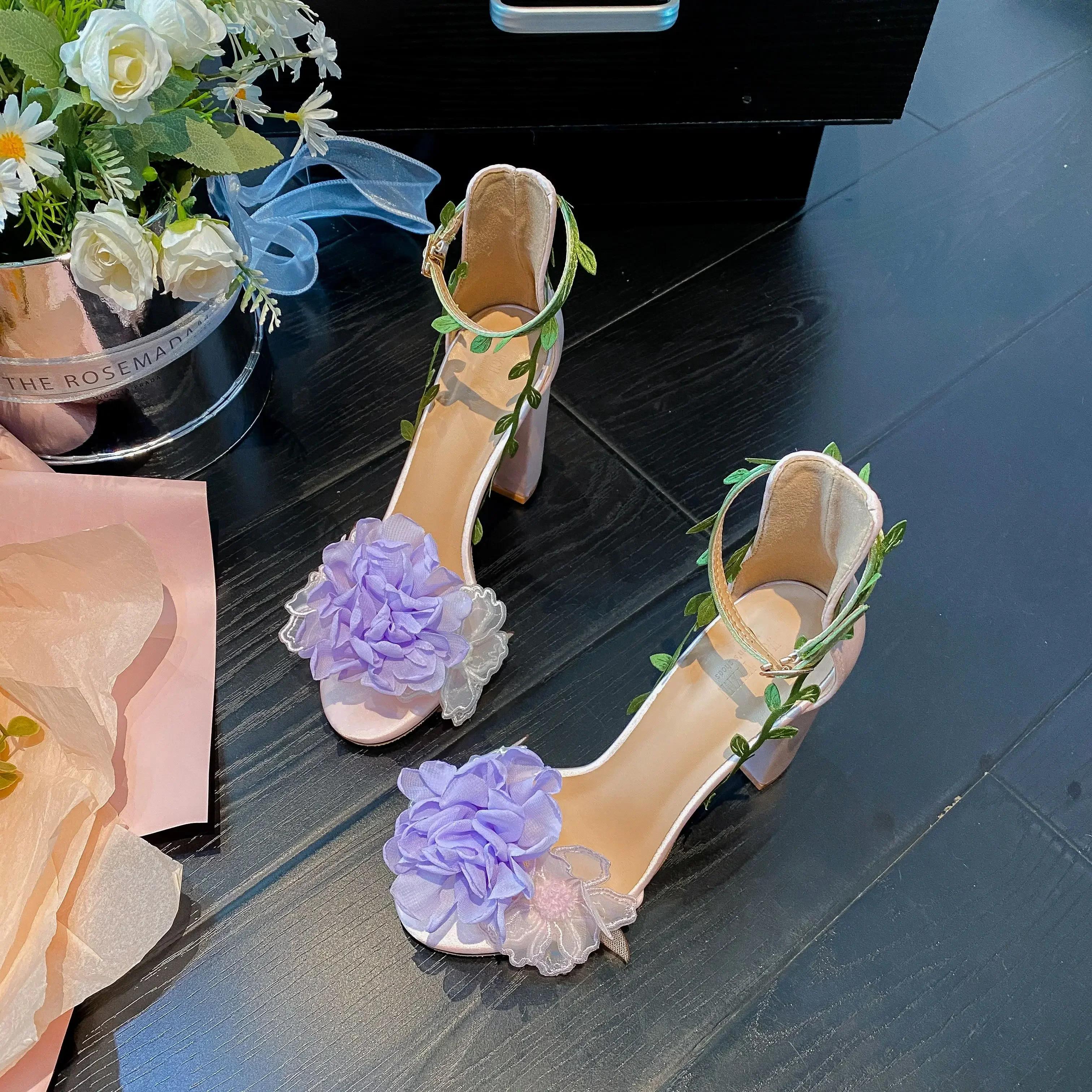 

Fashion Top wedding shoes, pink high heels, open toed thick heels, 2025 new sandals, flower embroidered feet, bare straps, wedding shoes 34