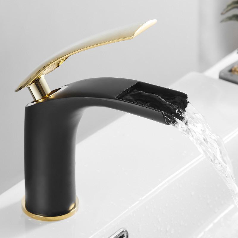 Waschbeckenarmaturen Schwarz Gold Messing Badezimmerarmatur Waschbeckenhahn Einhebel Warm und Kalt Wasserfall-Mischbatterien WC-Armatur