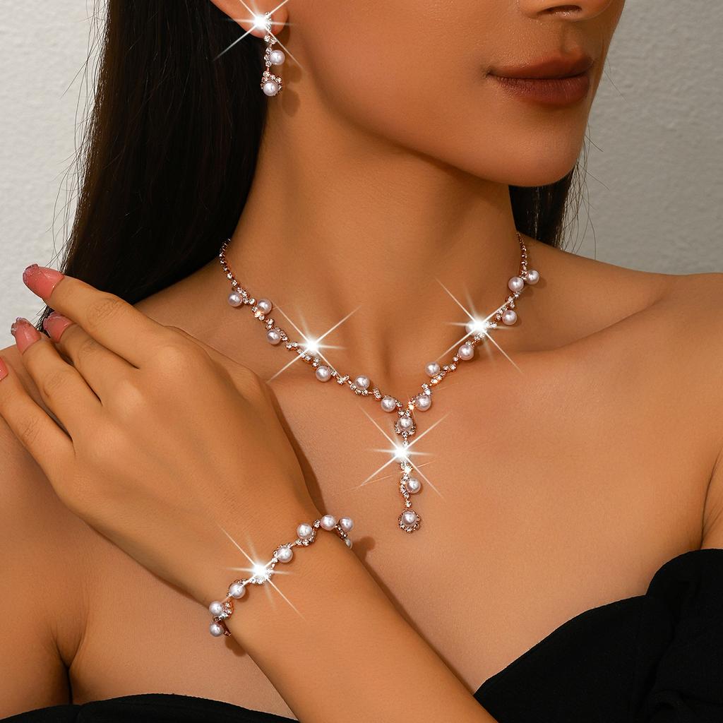 Delicate Claw Chain Necklace Earrings Bracelet Set Three-piece Pearl Clavicle Chain Dress Accessories