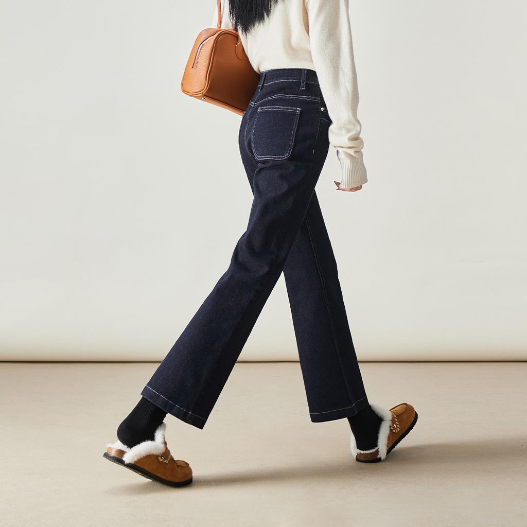 Thick brushed high waisted slightly flared jeans for women in winter 2026, fashionable and versatile, slimming flared pants
