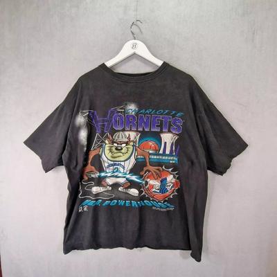 Rare 1995 Looney Tunes Taz Charlotte Hornets  Short Sleeve Tee Unisex T-Shirt