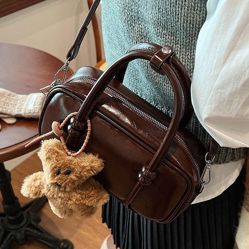 Retro Niche Portable Bowling Bag Women's 2025 New Korean Version Simple and Versatile PU Solid Color Shoulder Messenger Bag