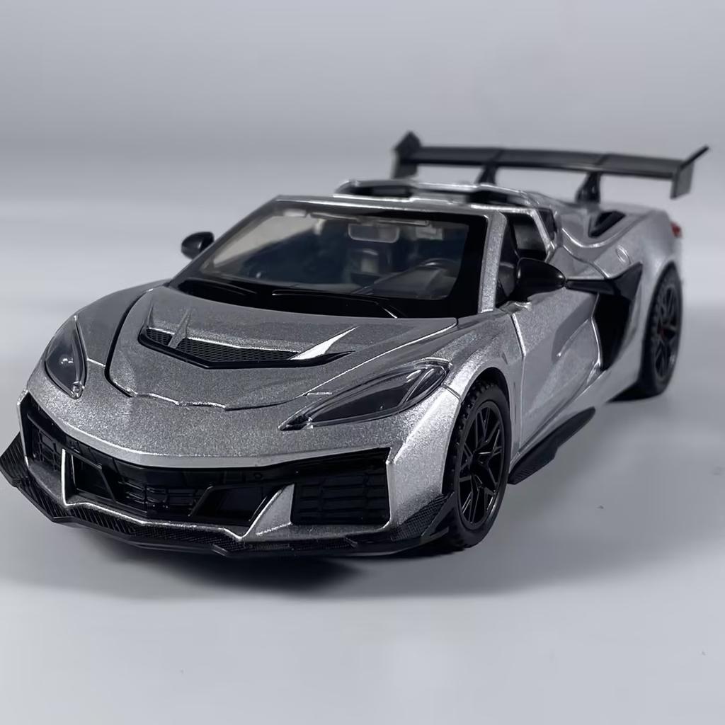 1:32 Chevrolet Corvette C8 Zr1X Track Enhanced Version Supercar Alloy Metal Diecast Model Car Simulation Miniature Holiday Gifts