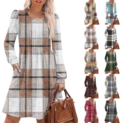 Vestido Casual Feminino de Manga Comprida Plissado com Decote Redondo Estampa Xadrez Listrada com Bolsos