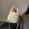 Borsa a tracolla trapuntata in nylon Autunno Inverno Monocolore Borsa a spalla con fodera in poliestere Chiusura con cerniera Pulitura professionale a secco
