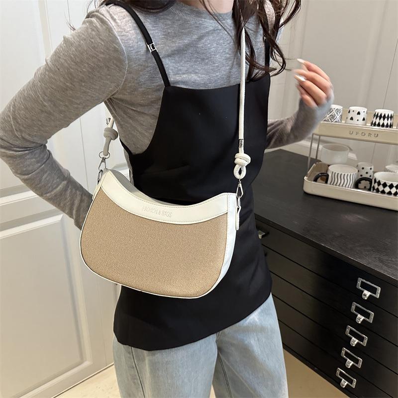 New fashionable contrasting colors splicing design sense women's versatile commuter bag high value simple temperament shoulder messenger bag