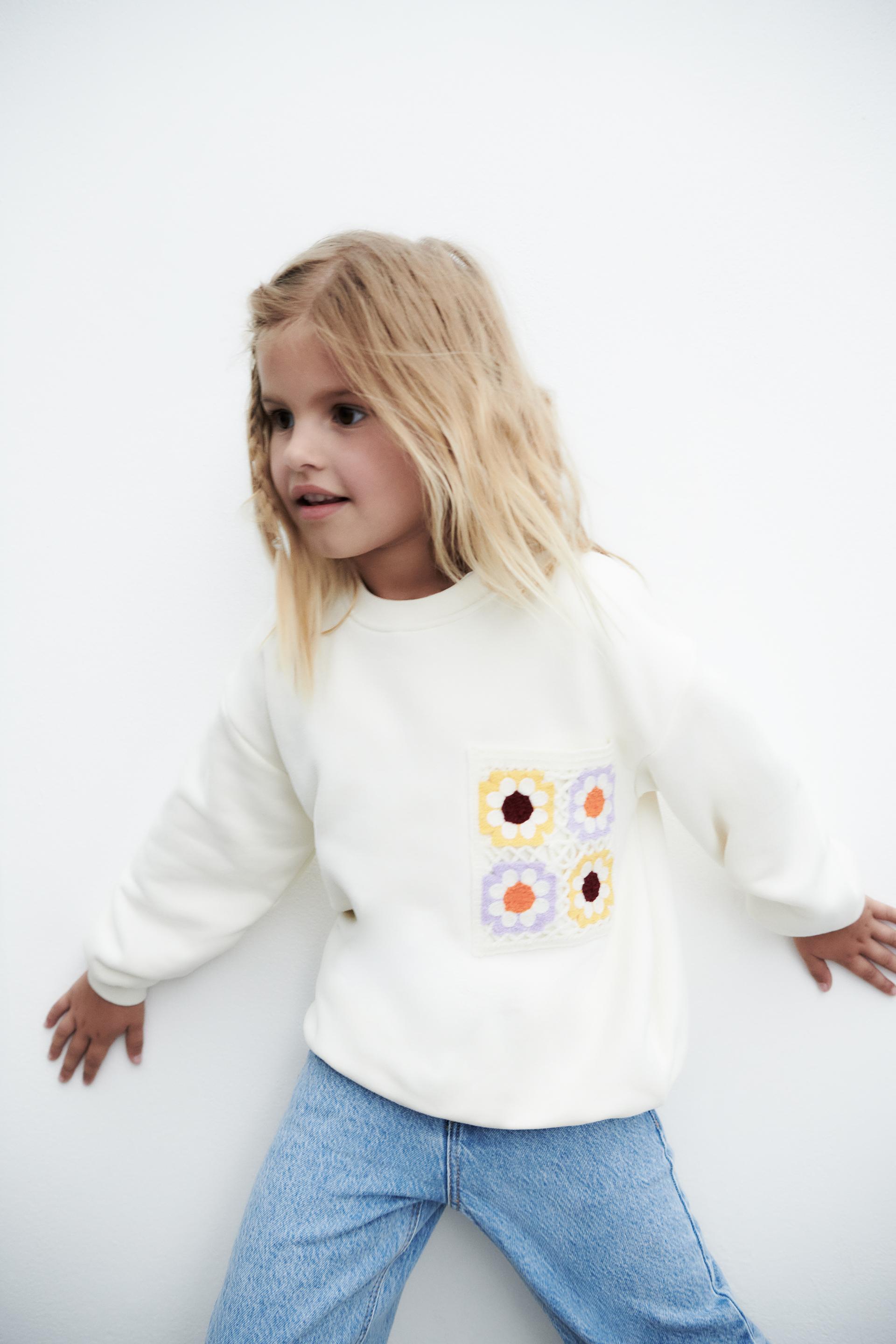 

СВИТШОТ С КАРМАНОМ, ВЯЗАННЫМ КРЮЧКОМ