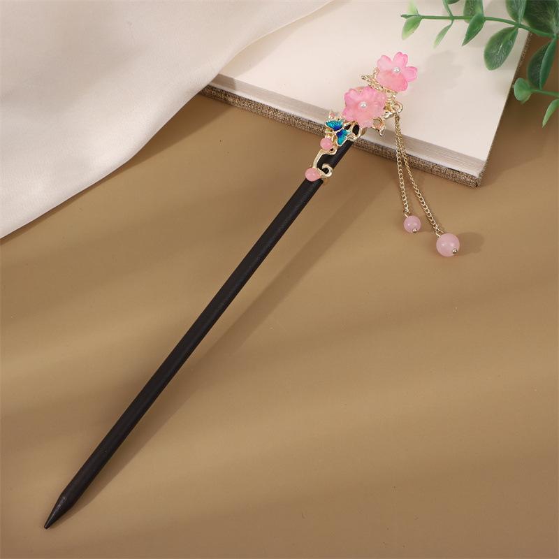 Ebony Style Tassel Hairpin: Vintage Wooden Hair Accessory for Women, Perfect for Simple Updos and Ancient Costume Adornments