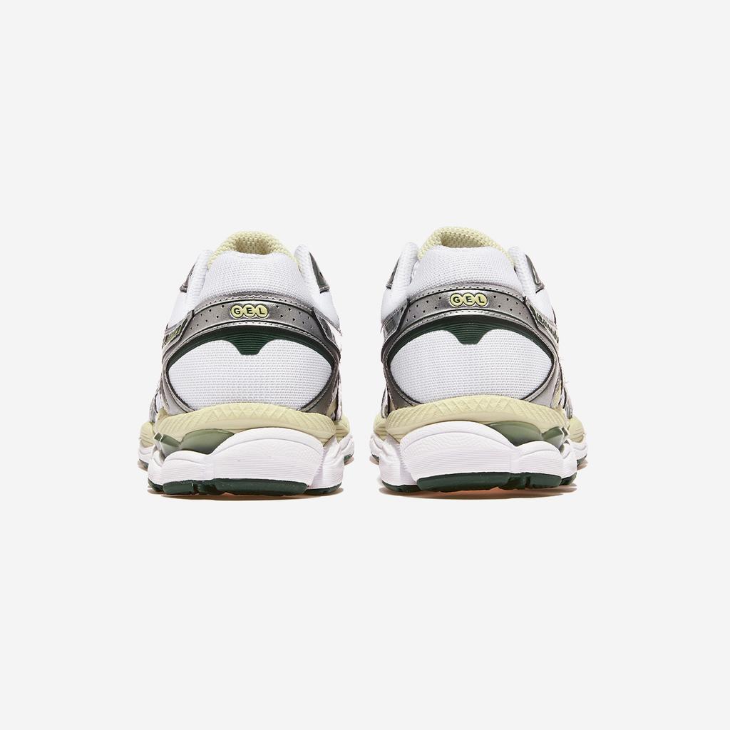 [ASICS] GEL-CUMULUS 16 [1203A733-White/FOREST Night]
