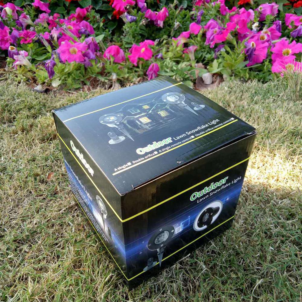 Christmas Projector Lights Large Outdoor Decoration Laser Spotligh Lights with Moving Red Green Christmas Patterns Garden Landsc