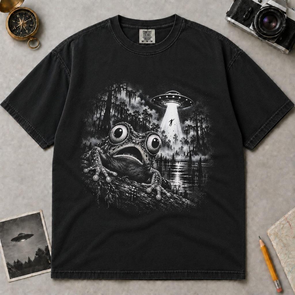 UFO Abduction Frog T-Shirt, Funny Alien Graphic Tee, Weirdcore Goblincore Toad Shirt, Surreal Sci Fi Vintage Swamp Tee, Gift for Him Her