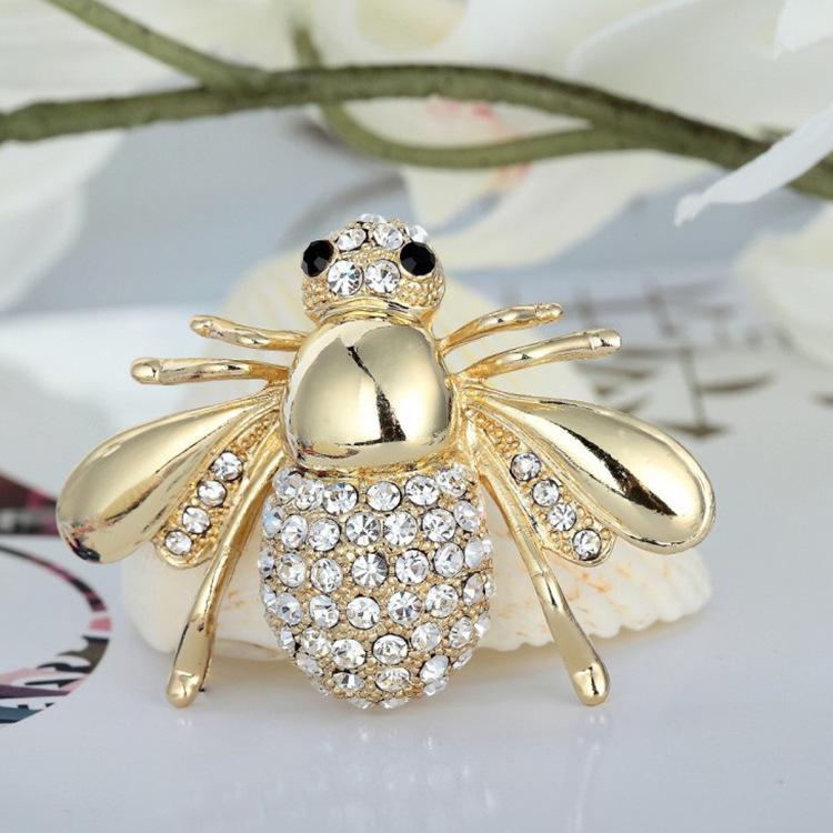 

Брошь в виде милой европейской и американской пчелы с бриллиантами – креативный новый аксессуар золотой
