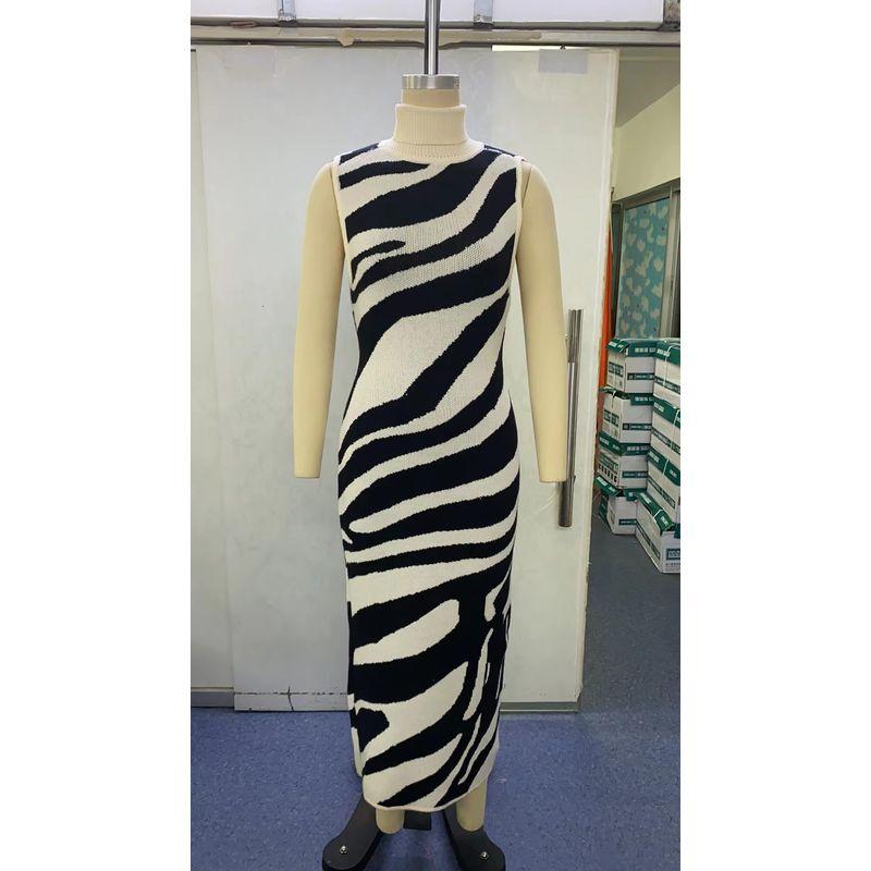 

Turtleneck Sleeveless Stripes Contrast Color Slim Fit Vest Dress Black S