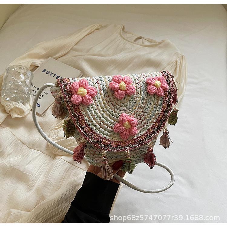 One Shoulder Crossbody Saddle Women's Bag Trendy Bohemian Straw Weaving 2025 Summer New Woven Fringed Crossbody Bag