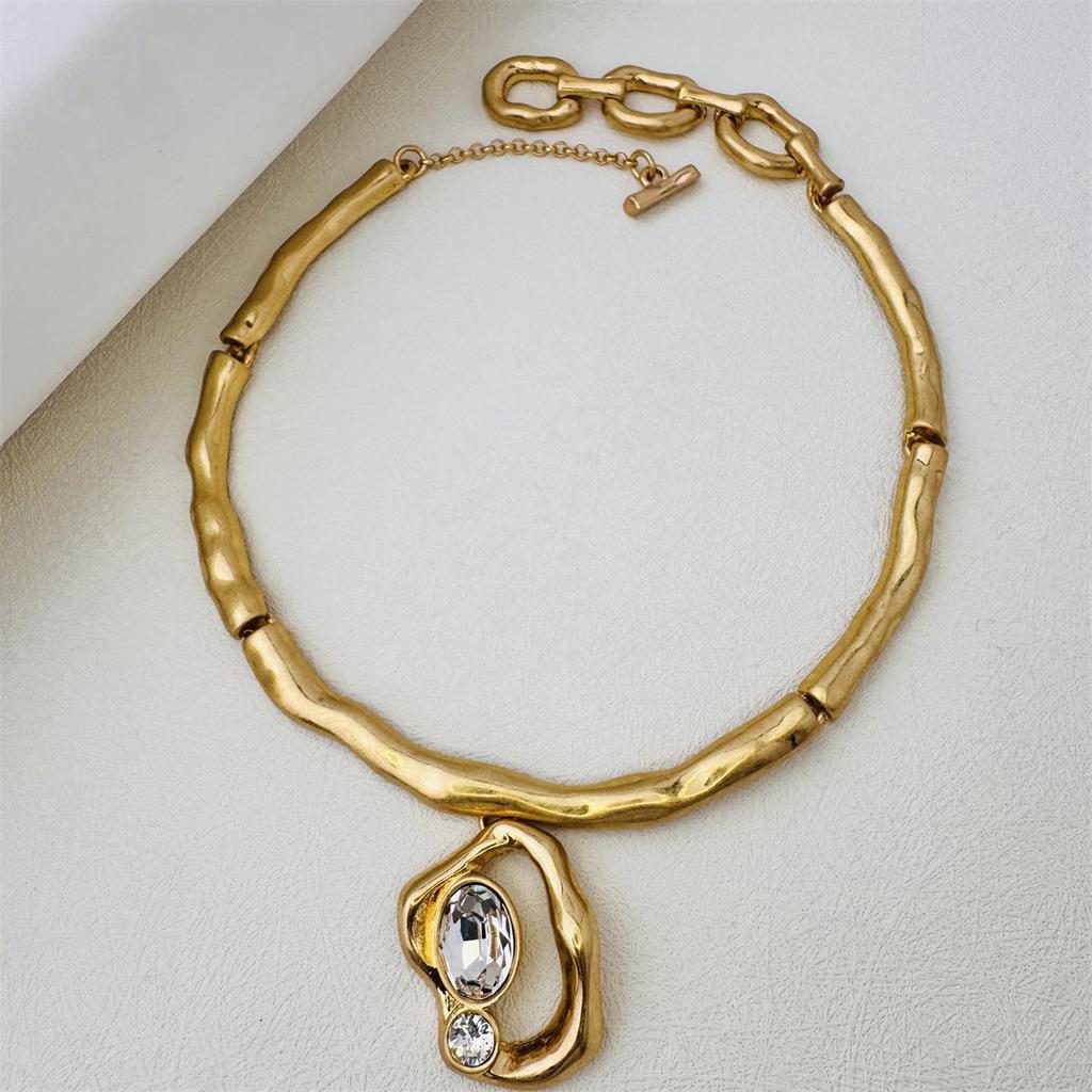 Oscar de la Renta Vintage European & American Style Women's Clavicle Choker - Simple, Fashionable, Textured, High-End Design