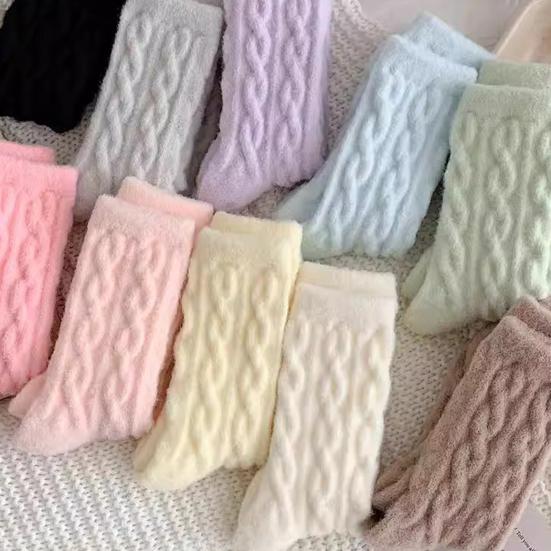 Fuzzy Winter Crew Socks Women Fluffy Warm Thick Socks Breathable Winter Sleep Socks for Indoor Lounging Outdoor Wear