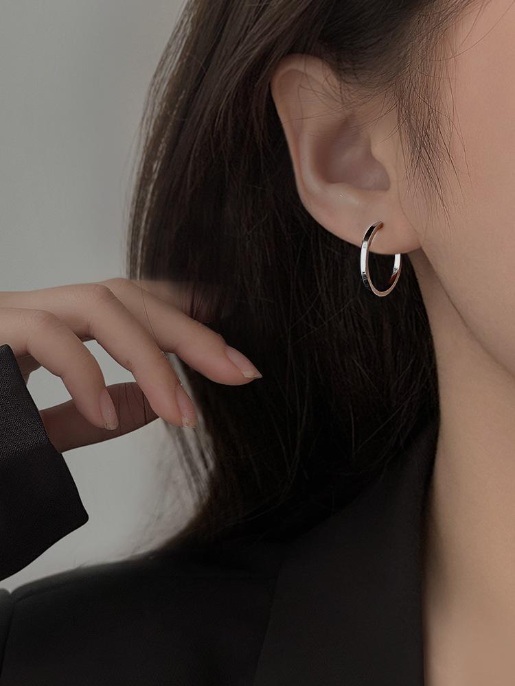 Women's Summer 2022 Plain Hoop Earrings - Trendy Circle & Ear Clips